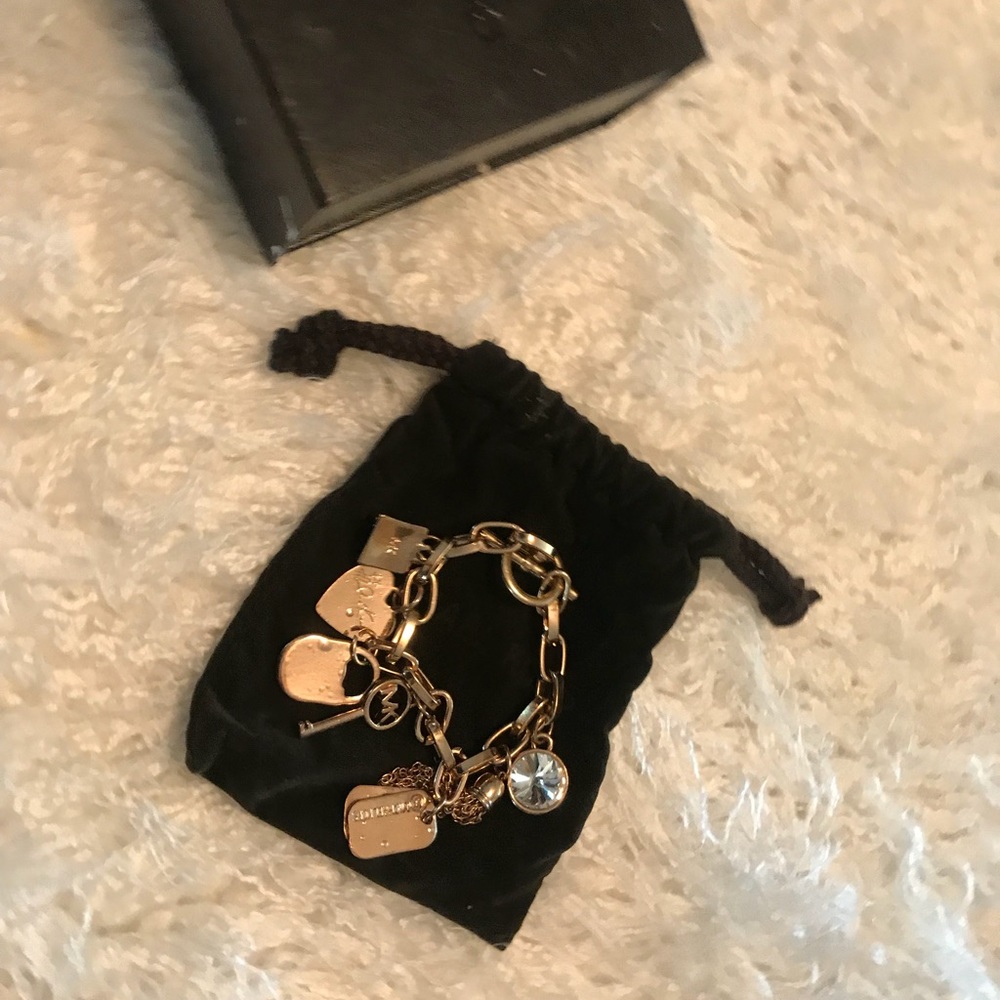 Michael Kors gold bracelet - Picture 1 of 6